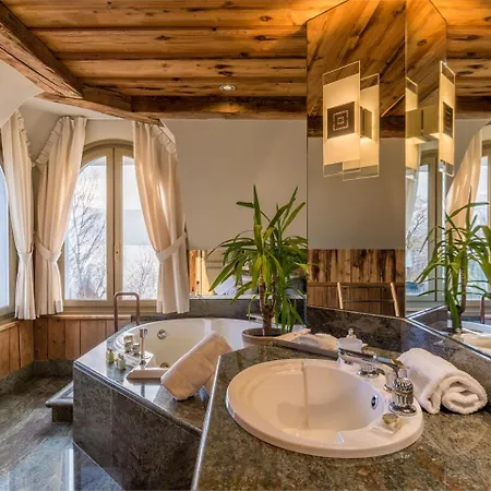 La Maison Bleue Par Yoann Conte 5*
