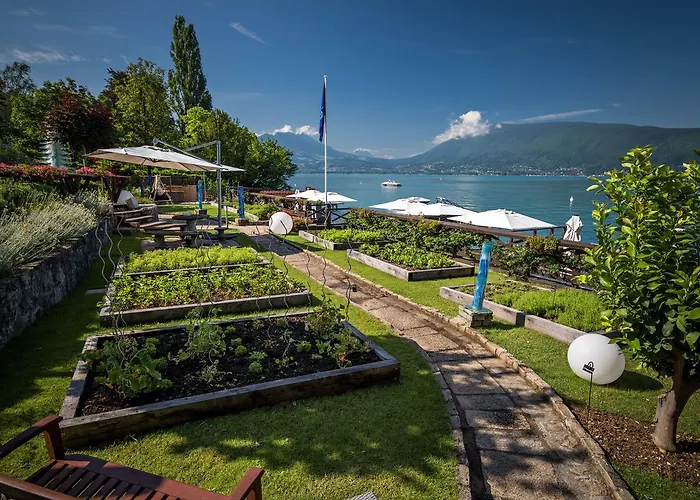 Hotel Hôtel Restaurant Yoann CONTE Bord du Lac