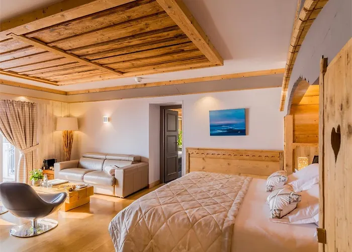 Hotel Hôtel Restaurant Yoann CONTE Bord du Lac 5*