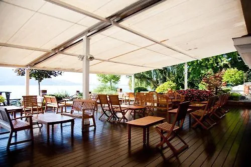 Hotel Hôtel Restaurant Yoann CONTE Bord du Lac